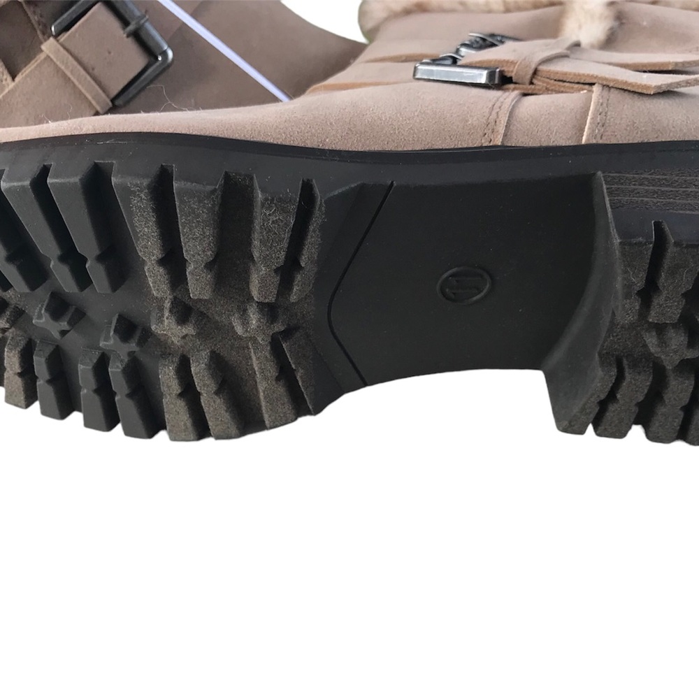 Boots - Picture 2 of 6